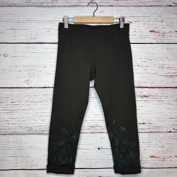 lululemon athletica Pants - Lululemon Acro Crop Legging Size 6 Green Silicone Logo Feather Print Activewear